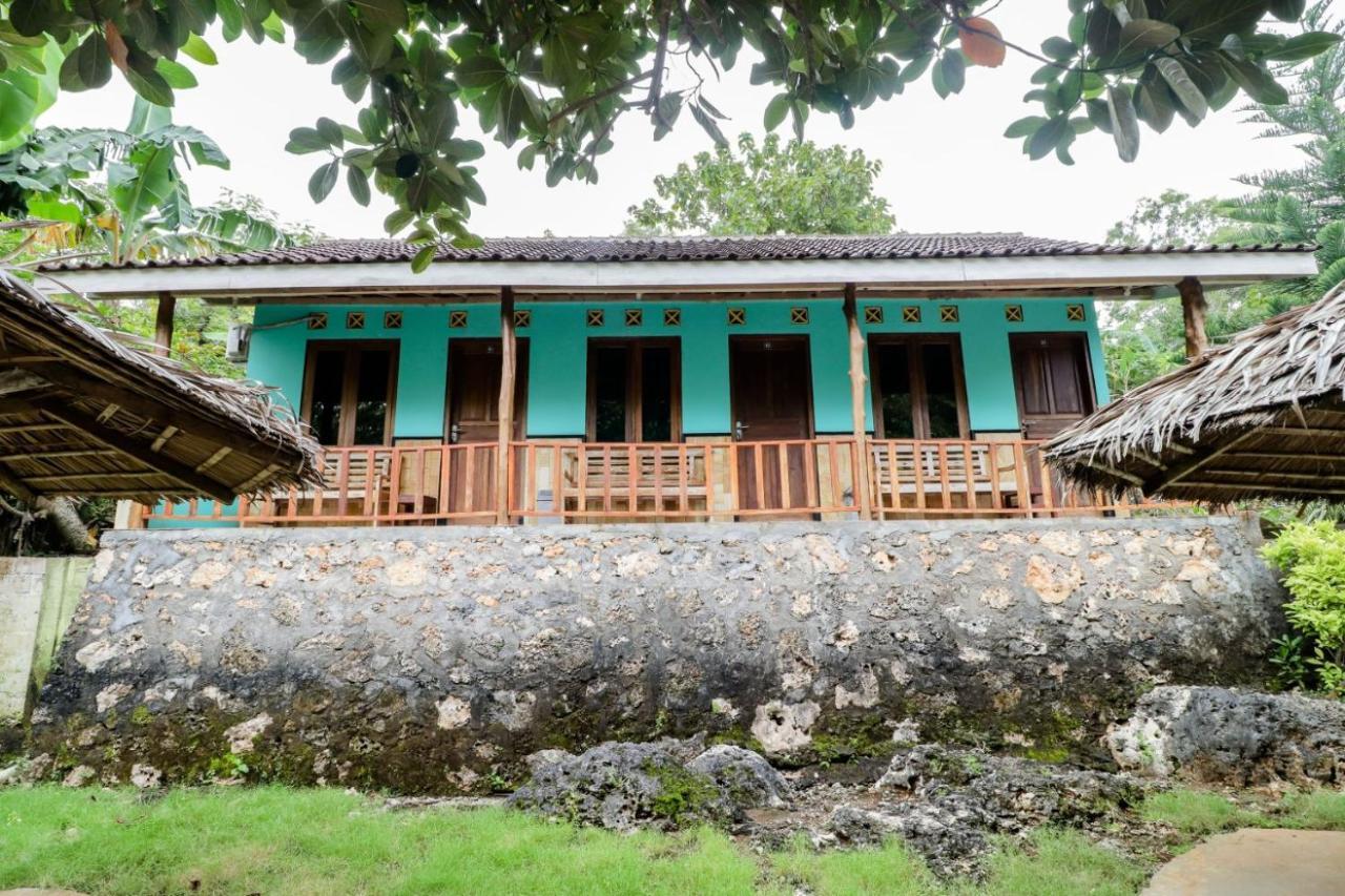 Rock Garden Homestay & Resto Tepus Exterior photo
