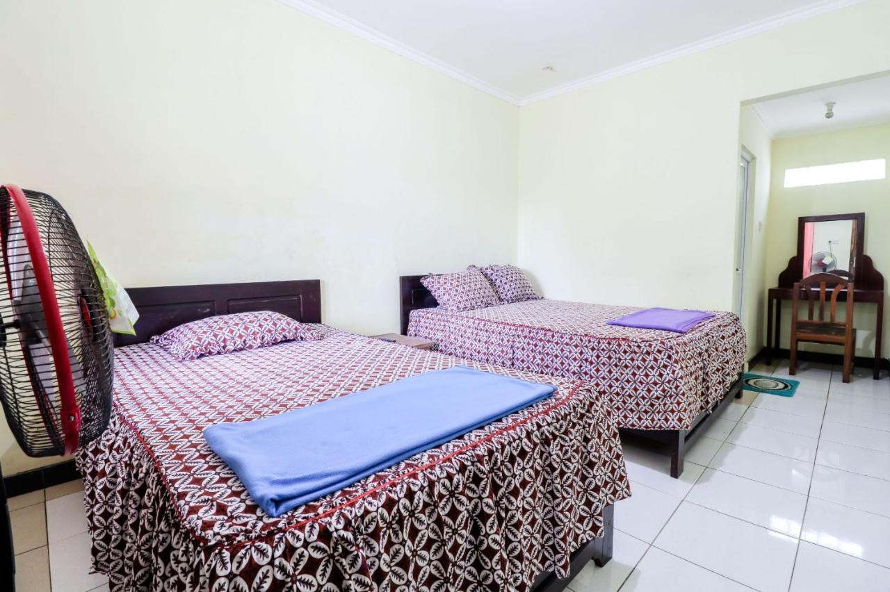 Rock Garden Homestay & Resto Tepus Exterior photo