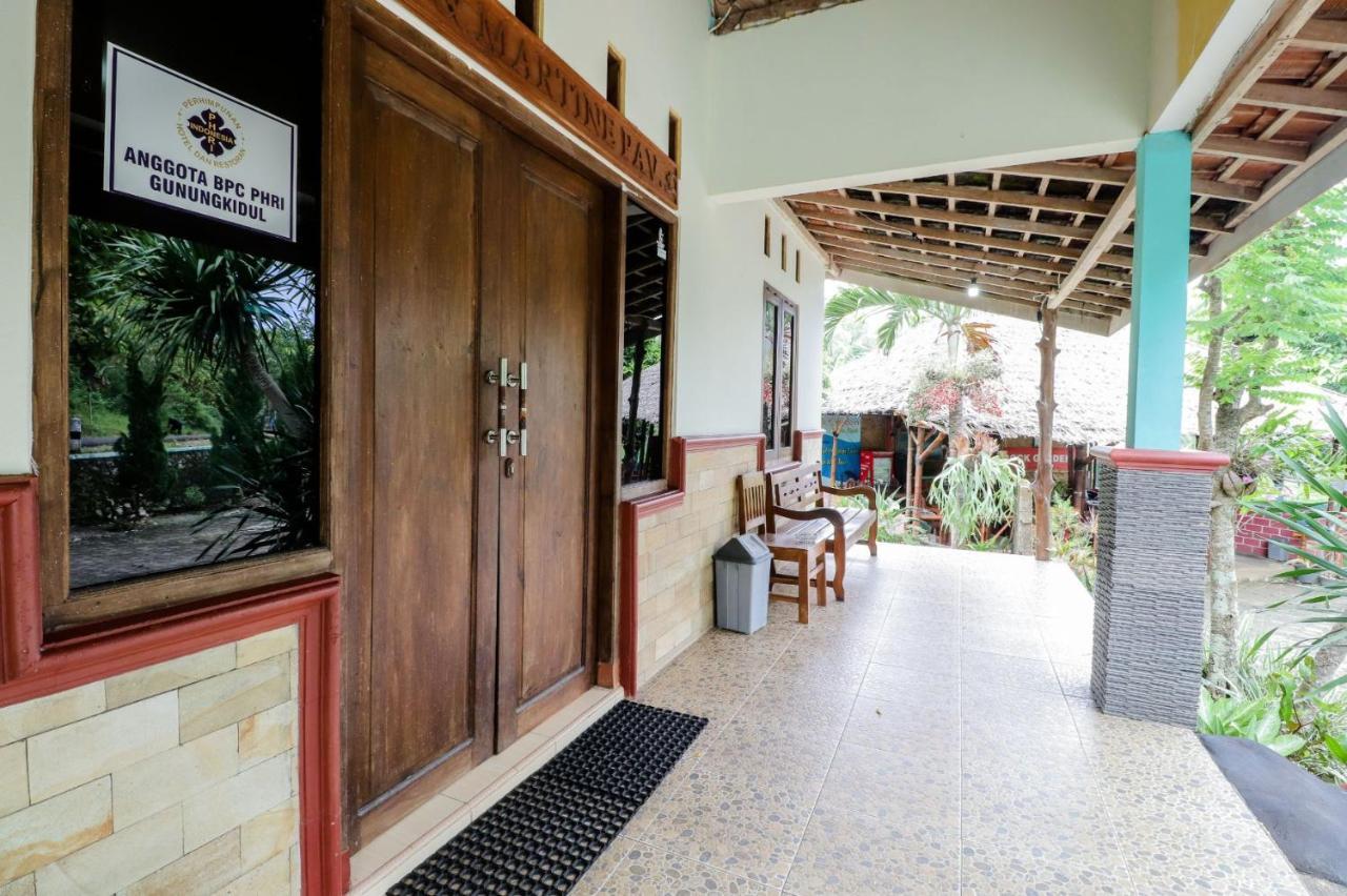 Rock Garden Homestay & Resto Tepus Exterior photo